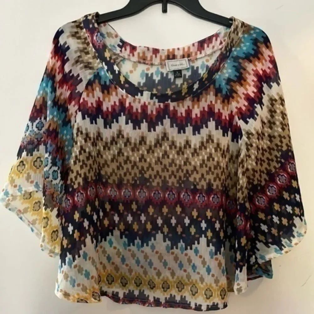 Colorful short and flowy About a Girl crop top size Large